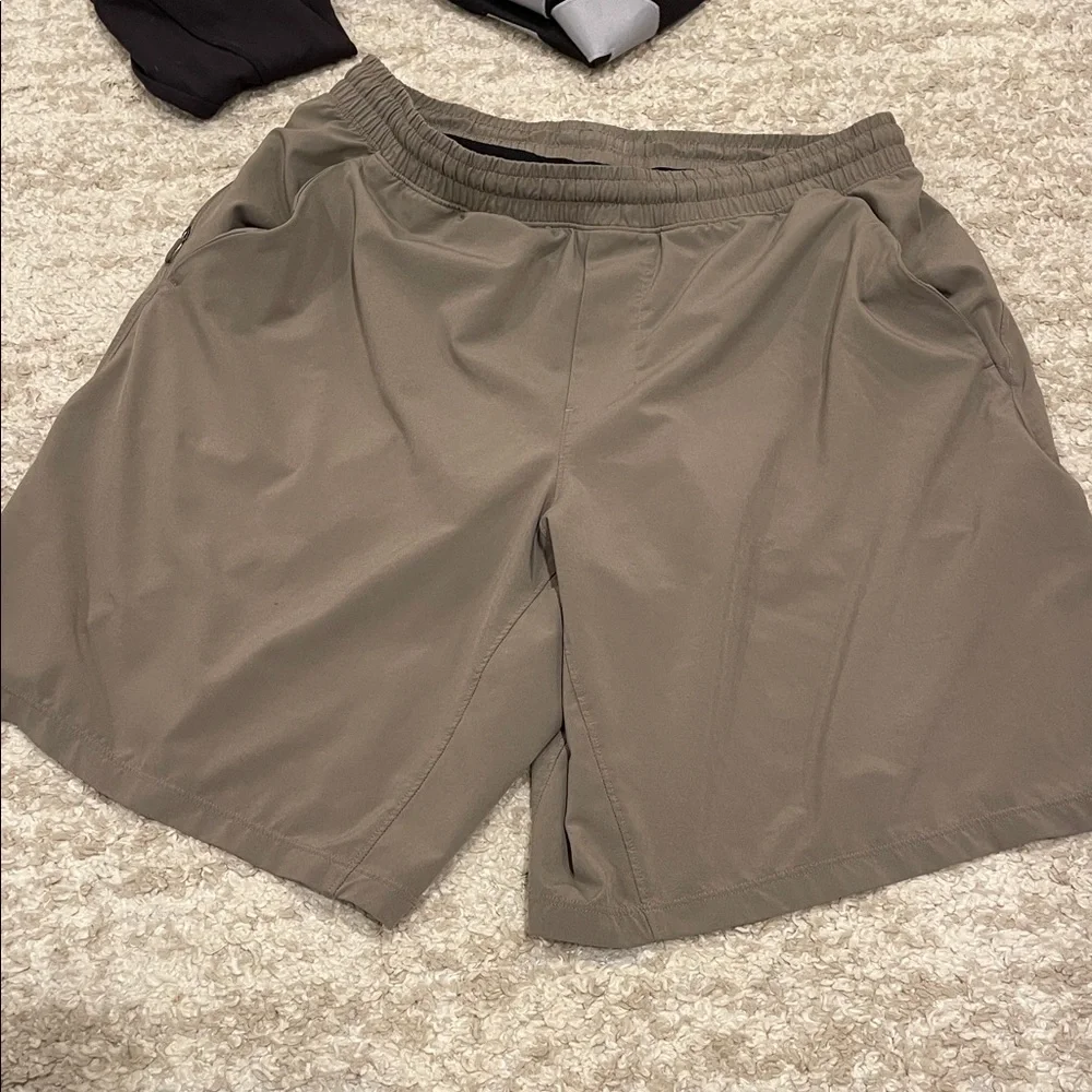 Lululemon short size Large
